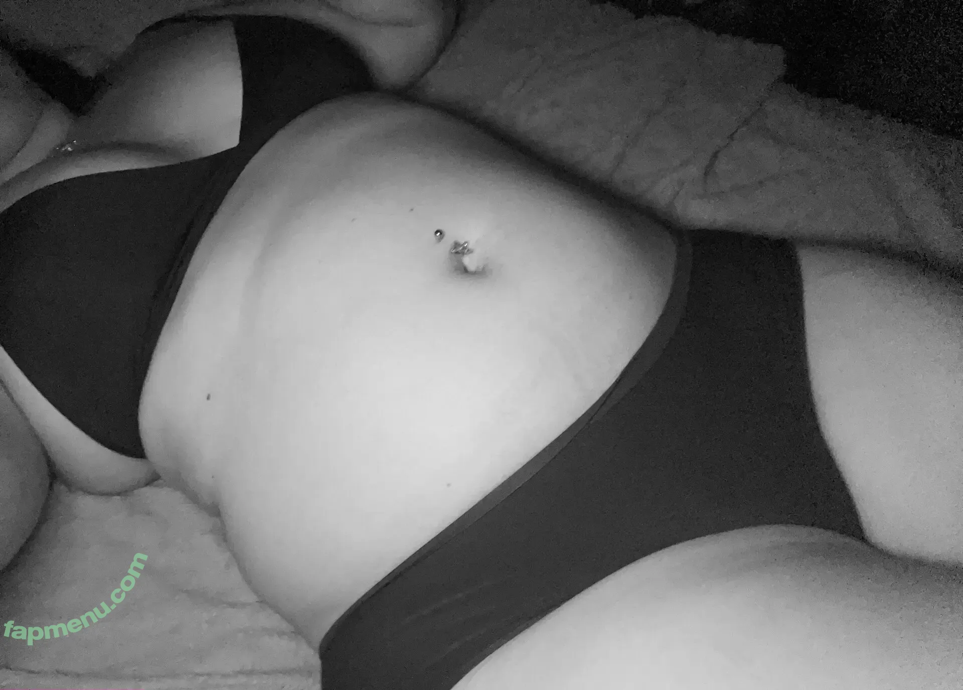 FandomReactions nude photo #0694 (fandomreactgirls)