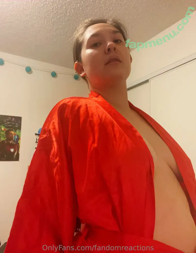 FandomReactions nude photo #0731 (fandomreactgirls)