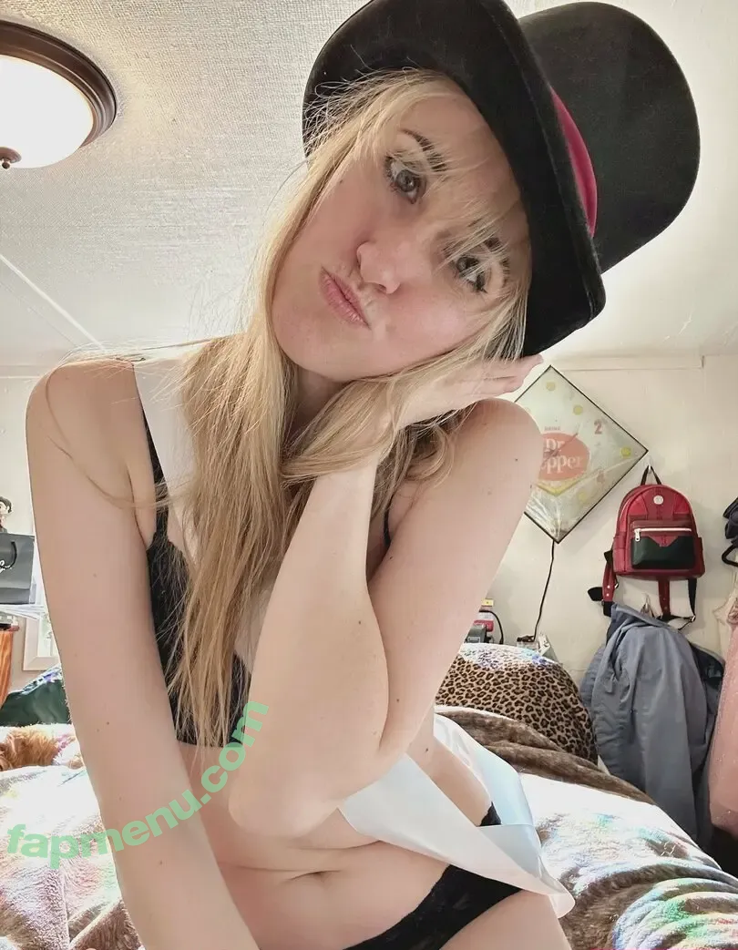 FandomReactions nude photo #0745 (fandomreactgirls)