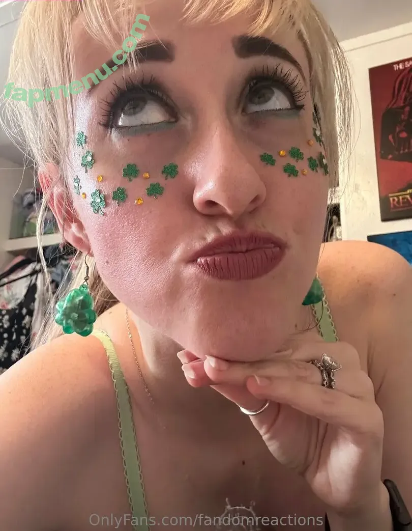 FandomReactions nude photo #0754 (fandomreactgirls)