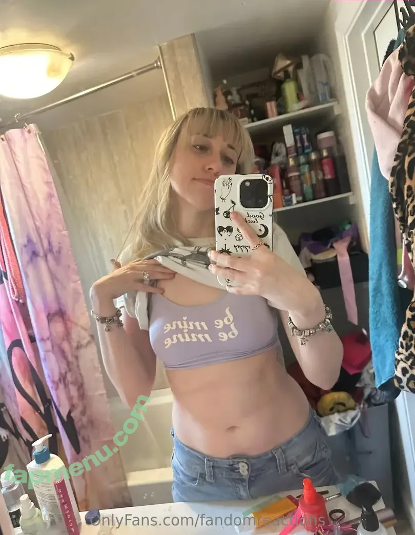 FandomReactions nude photo #0821 (fandomreactgirls)