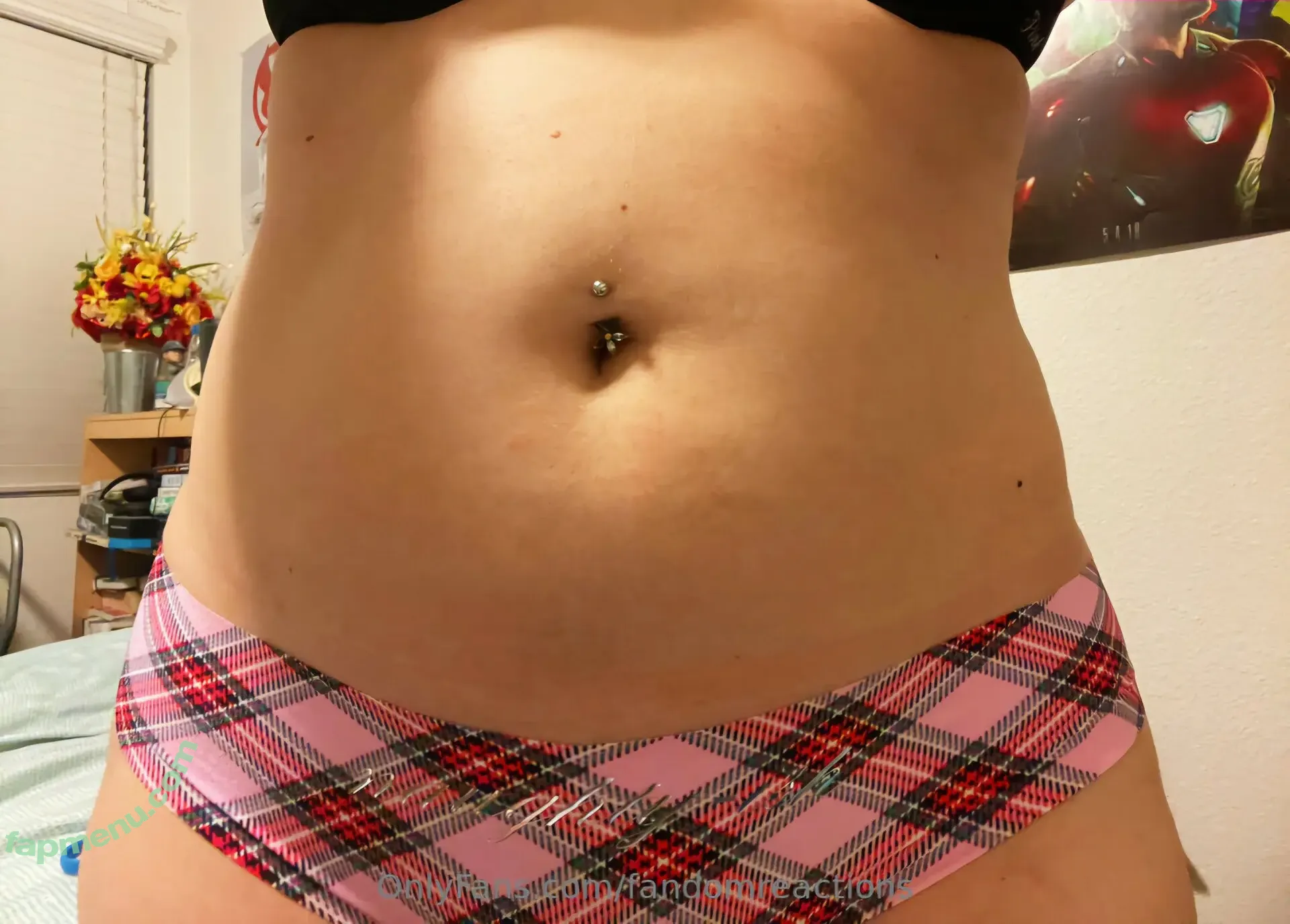 FandomReactions nude photo #0834 (fandomreactgirls)