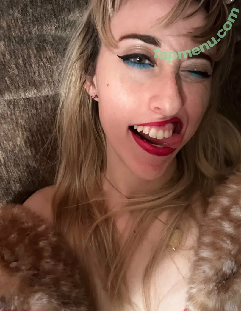 FandomReactions nude photo #0845 (fandomreactgirls)