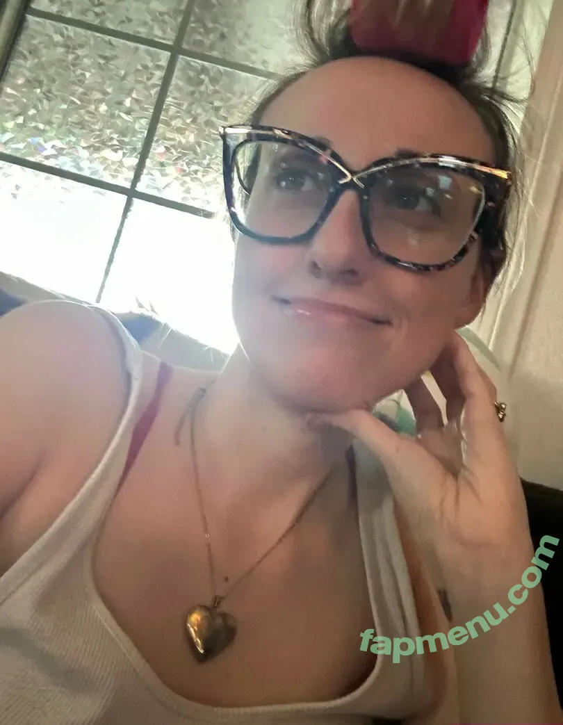 FandomReactions nude photo #0877 (fandomreactgirls)