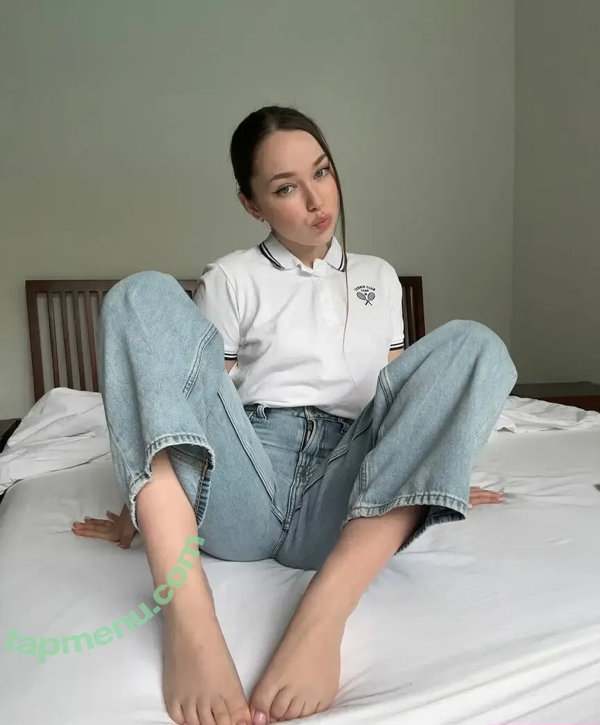 Faptribute nude photo #0100 (Fap Tribute / Lera)