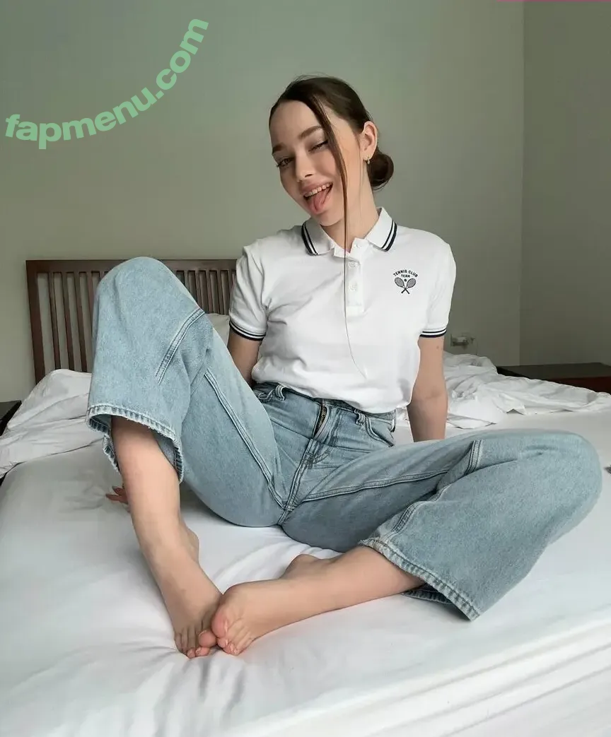 Faptribute nude photo #0103 (Fap Tribute / Lera)