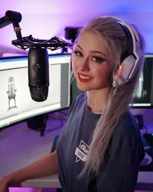 Farbenfuchs / farbenfuchs_ nude photo #0041