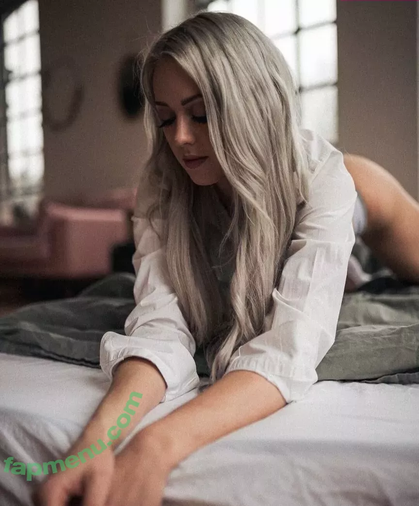 Farbenfuchs nude photo #0003 (farbenfuchs_)