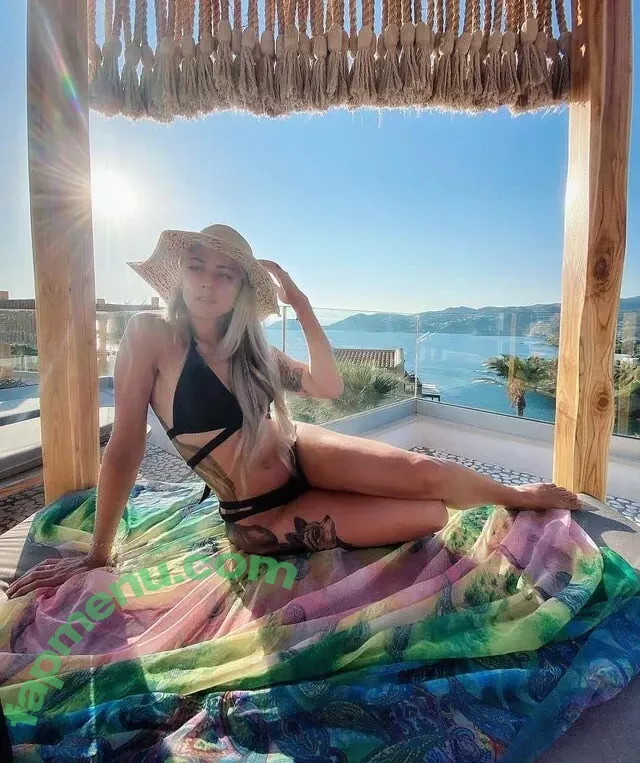 Farbenfuchs nude photo #0026 (farbenfuchs_)