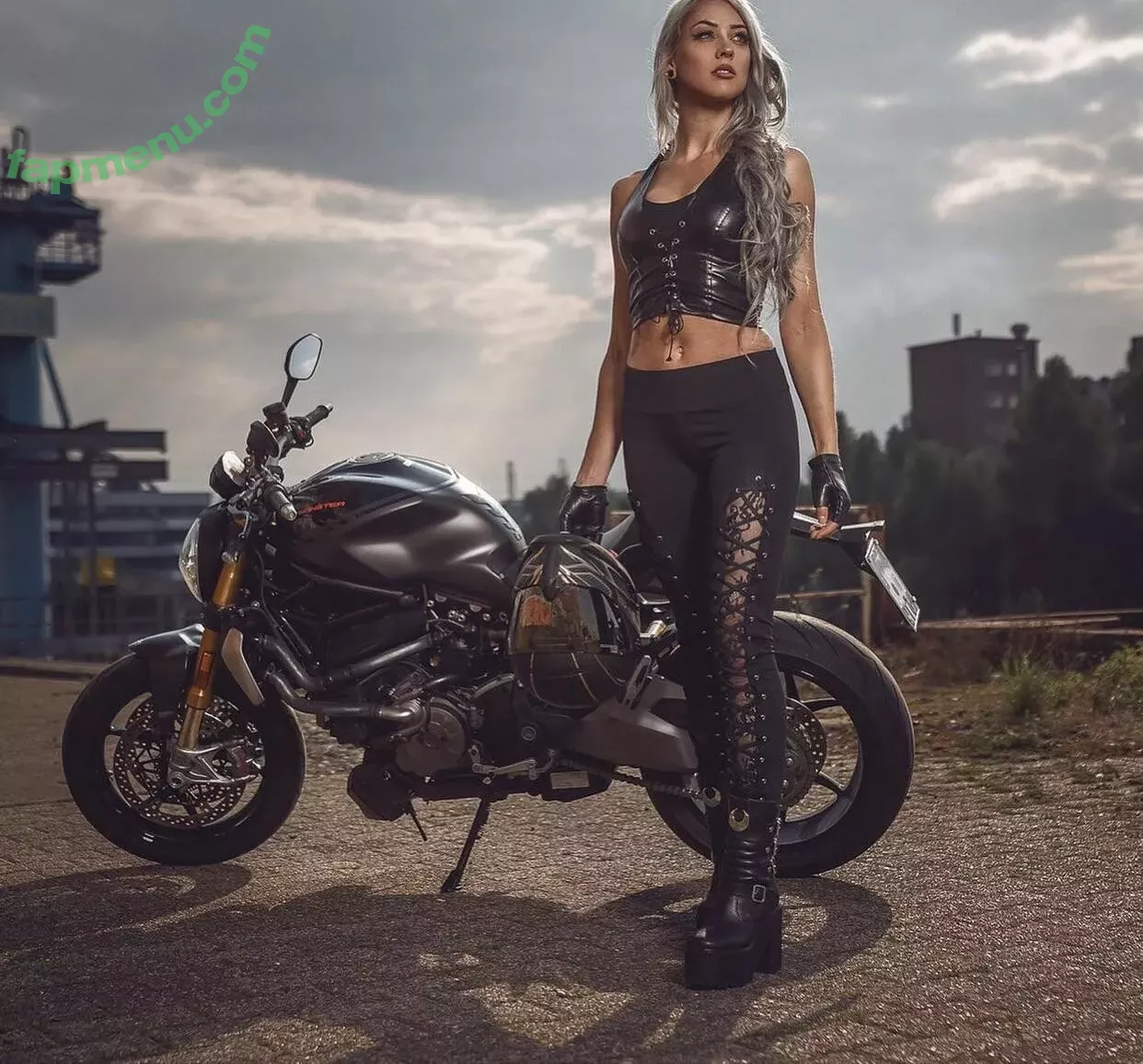 Farbenfuchs nude photo #0028 (farbenfuchs_)