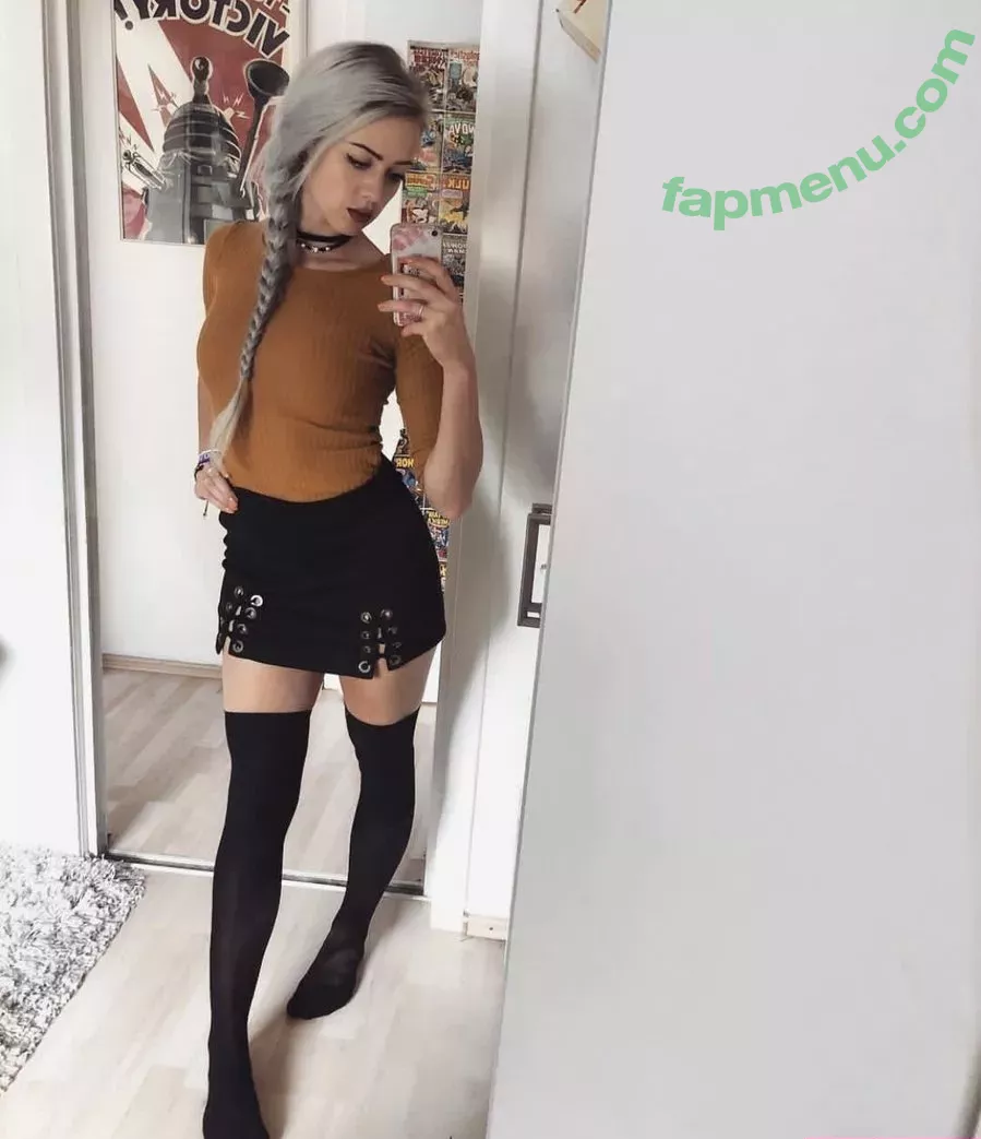 Farbenfuchs nude photo #0029 (farbenfuchs_)