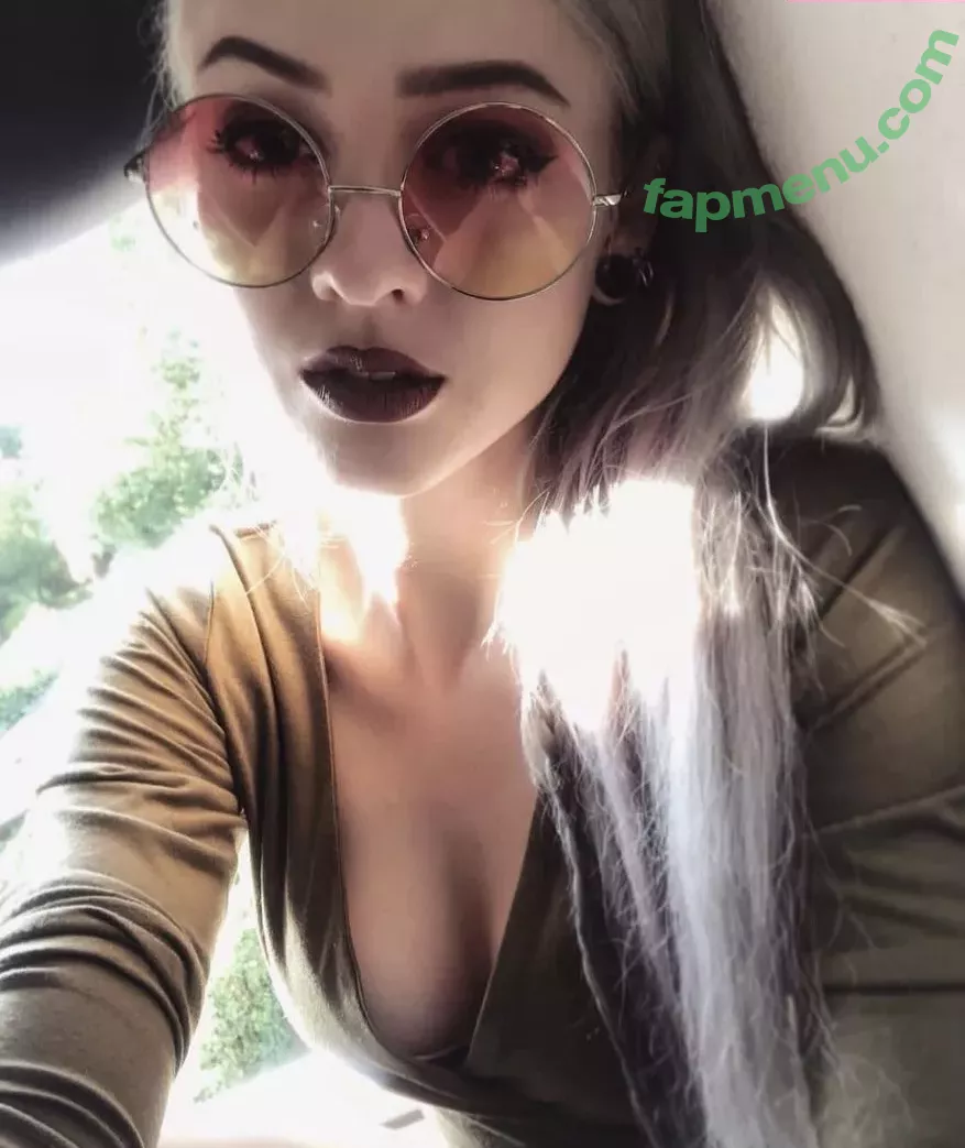 Farbenfuchs nude photo #0037 (farbenfuchs_)