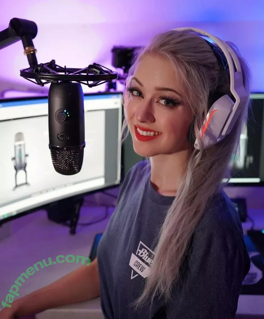 Farbenfuchs nude photo #0041 (farbenfuchs_)