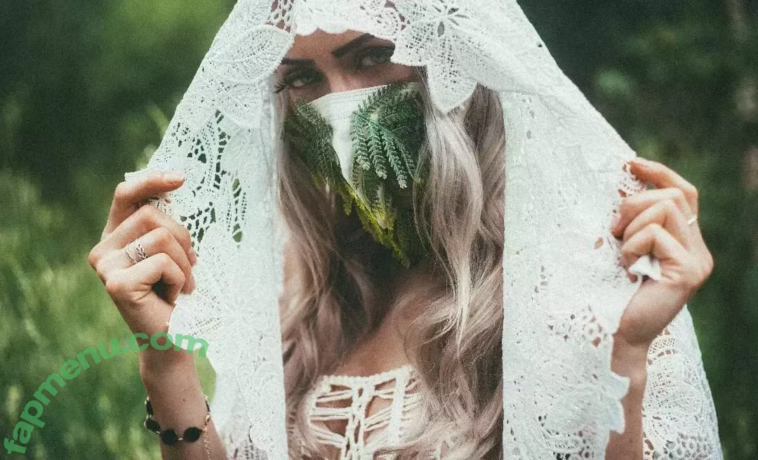 Farbenfuchs nude photo #0054 (farbenfuchs_)