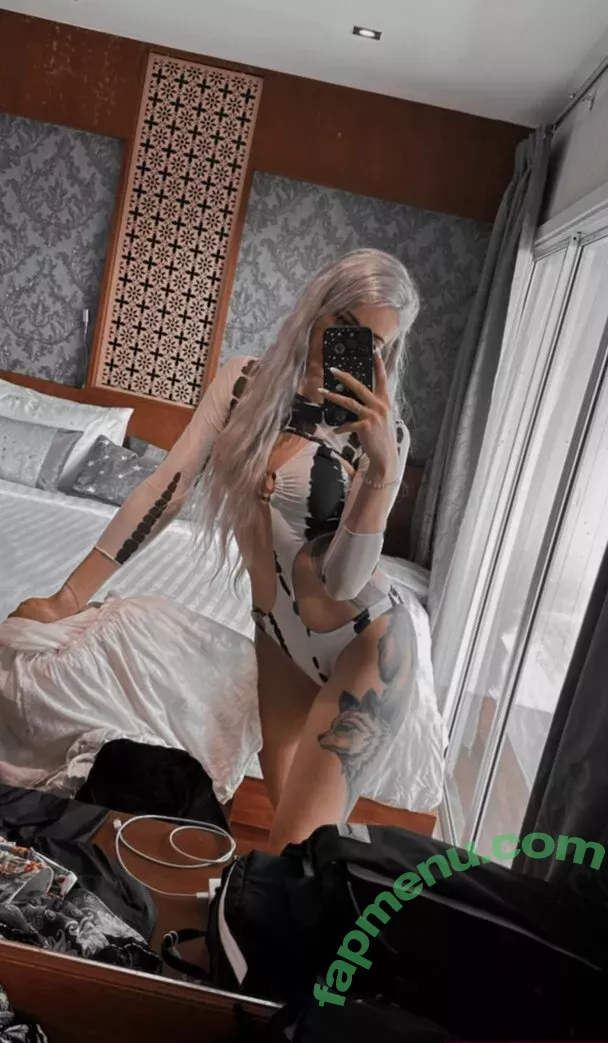 Farbenfuchs nude photo #0064 (farbenfuchs_)