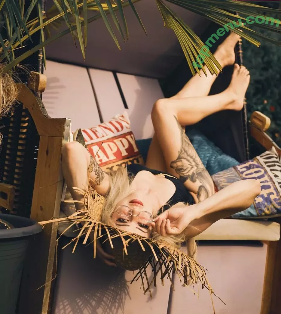 Farbenfuchs nude photo #0075 (farbenfuchs_)