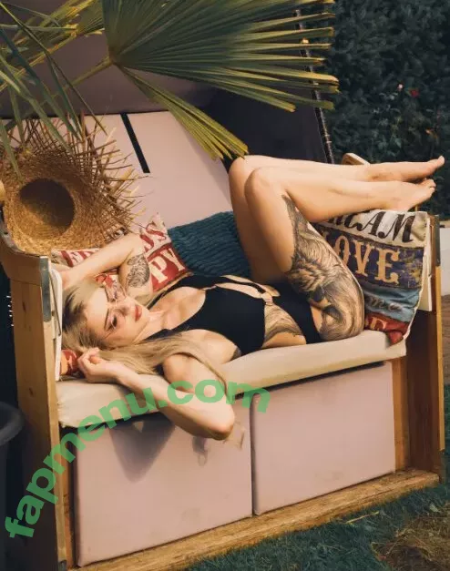 Farbenfuchs nude photo #0084 (farbenfuchs_)