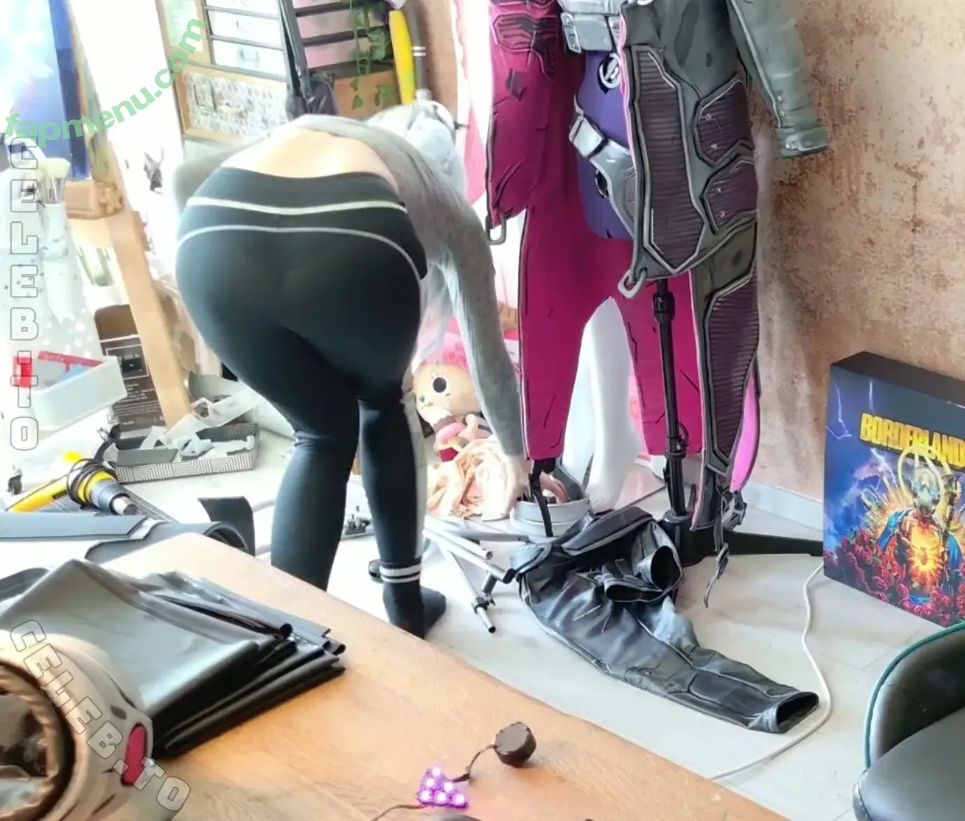 Farbenfuchs nude photo #0913 (Leslie / farbenfuchs_)