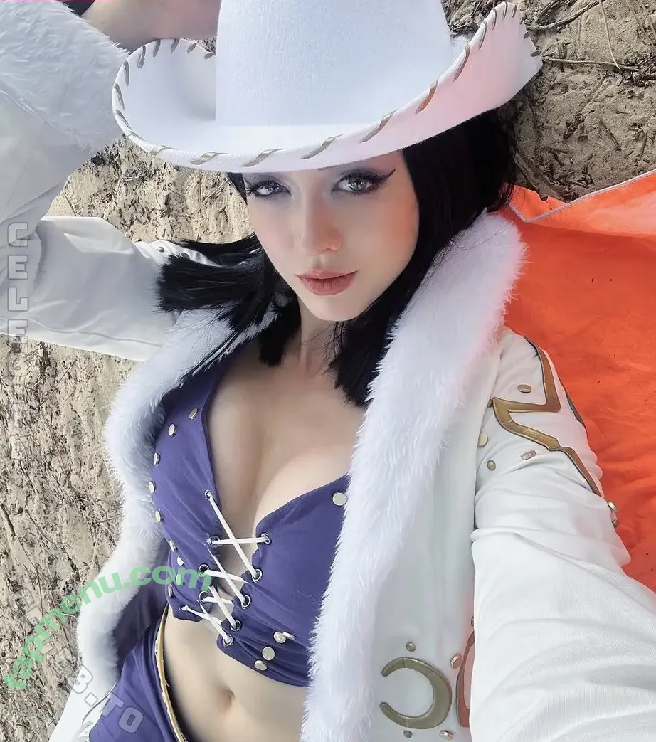 Farbenfuchs nude photo #0919 (Leslie / farbenfuchs_)