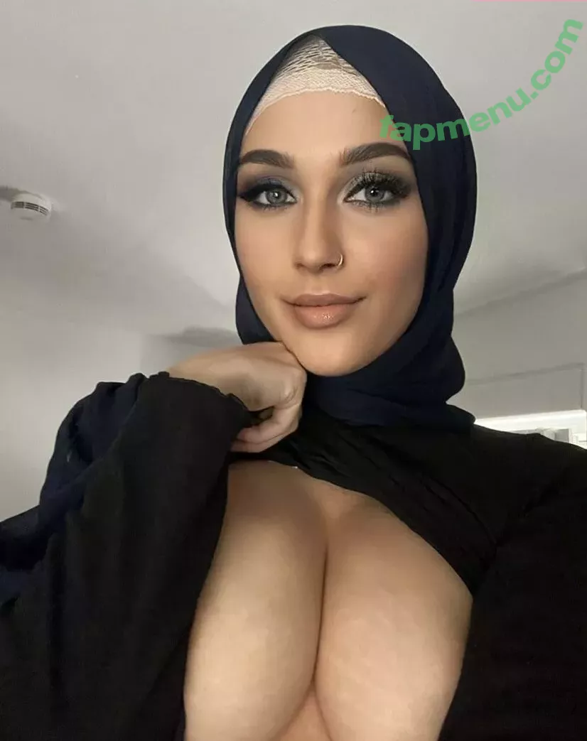 Fareeha nude photo #0129 (askfareeha / fareeha_bakir)