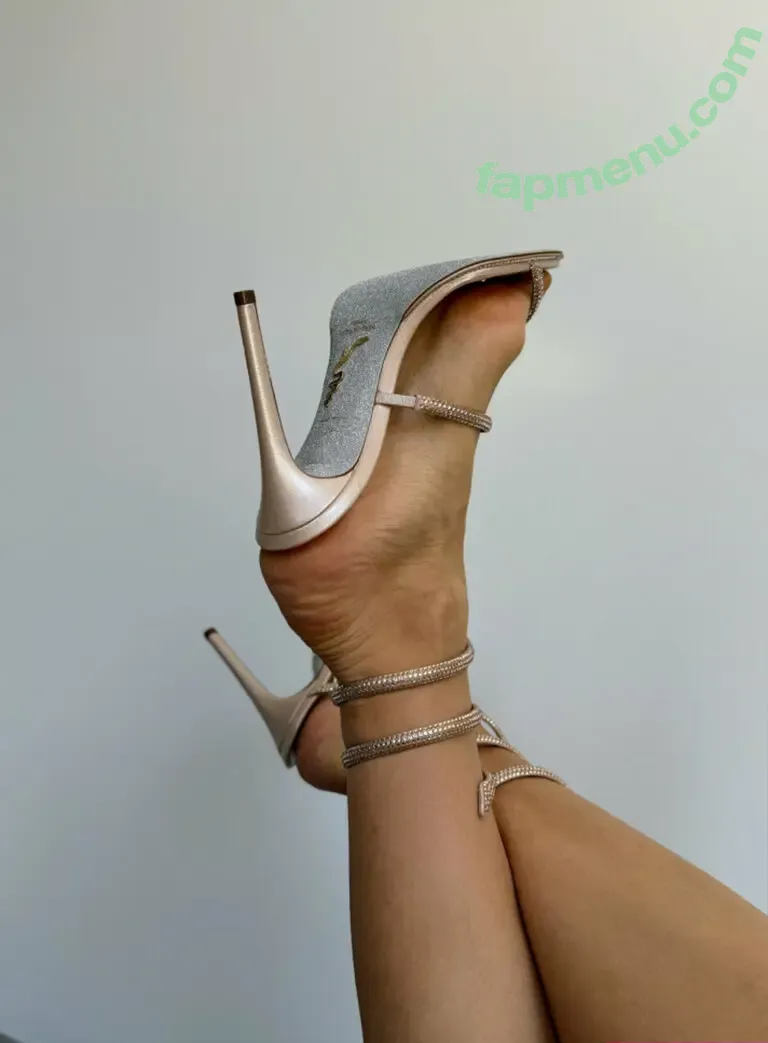 Farrah.C nude photo #0016 (farr.ahcc)