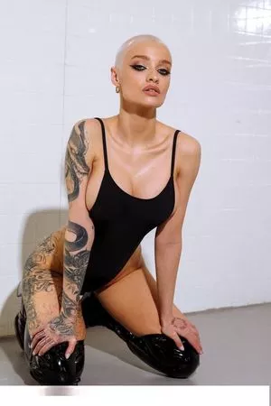 farruhhhamraeva / user nude photo #0037