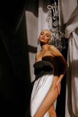 farruhhhamraeva / user nude photo #0039