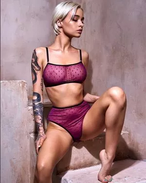 farruhhhamraeva / user nude photo #0040