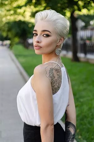 farruhhhamraeva / user nude photo #0148