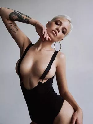 farruhhhamraeva / user nude photo #0194