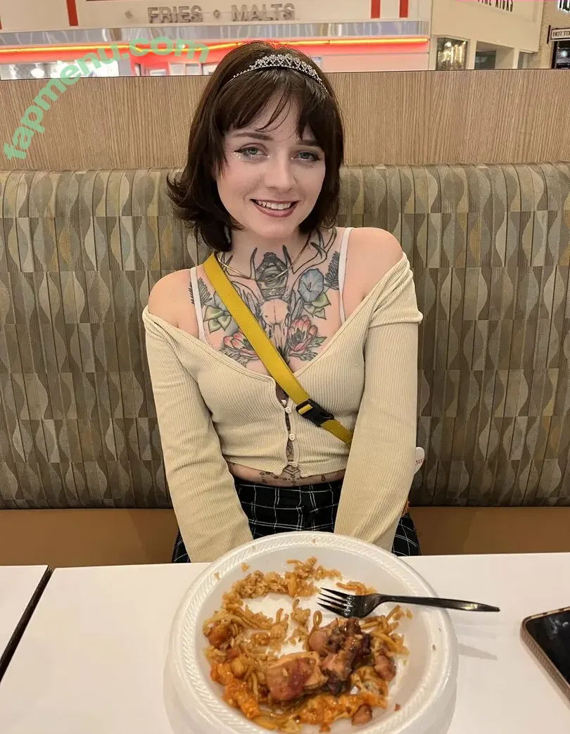 Faryn Lain nude photo #0056 (Farynn Fux farynnfx / kcreal_life / lain / netorareqt)