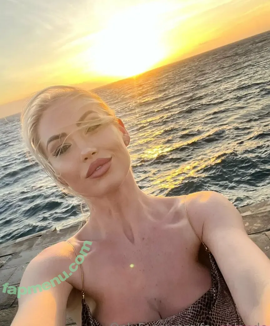 Faye Evette nude photo #0159 (Fayeblonde)