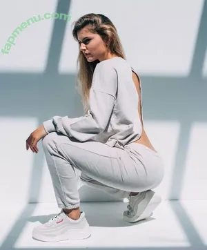 Faye Van Hest / fayevanhest nude photo #0011