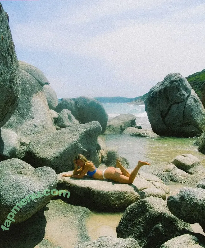 Faye Van Hest nude photo #0048 (fayevanhest)