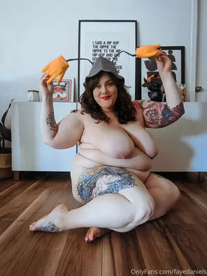 fayedaniels / fayedanielsbbw nude photo #0008