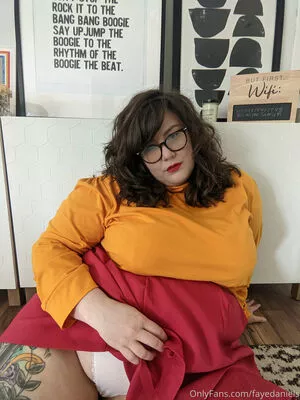 fayedaniels / fayedanielsbbw nude photo #0030