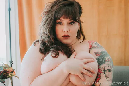 fayedaniels / fayedanielsbbw nude photo #0154