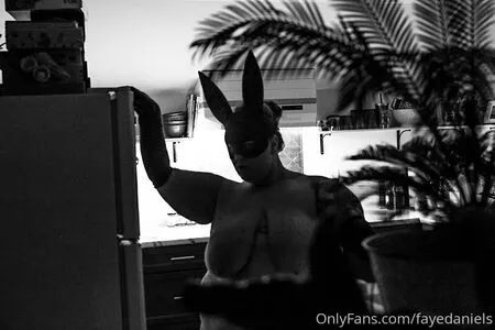 fayedaniels / fayedanielsbbw nude photo #0240