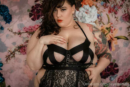 fayedaniels / fayedanielsbbw nude photo #0302