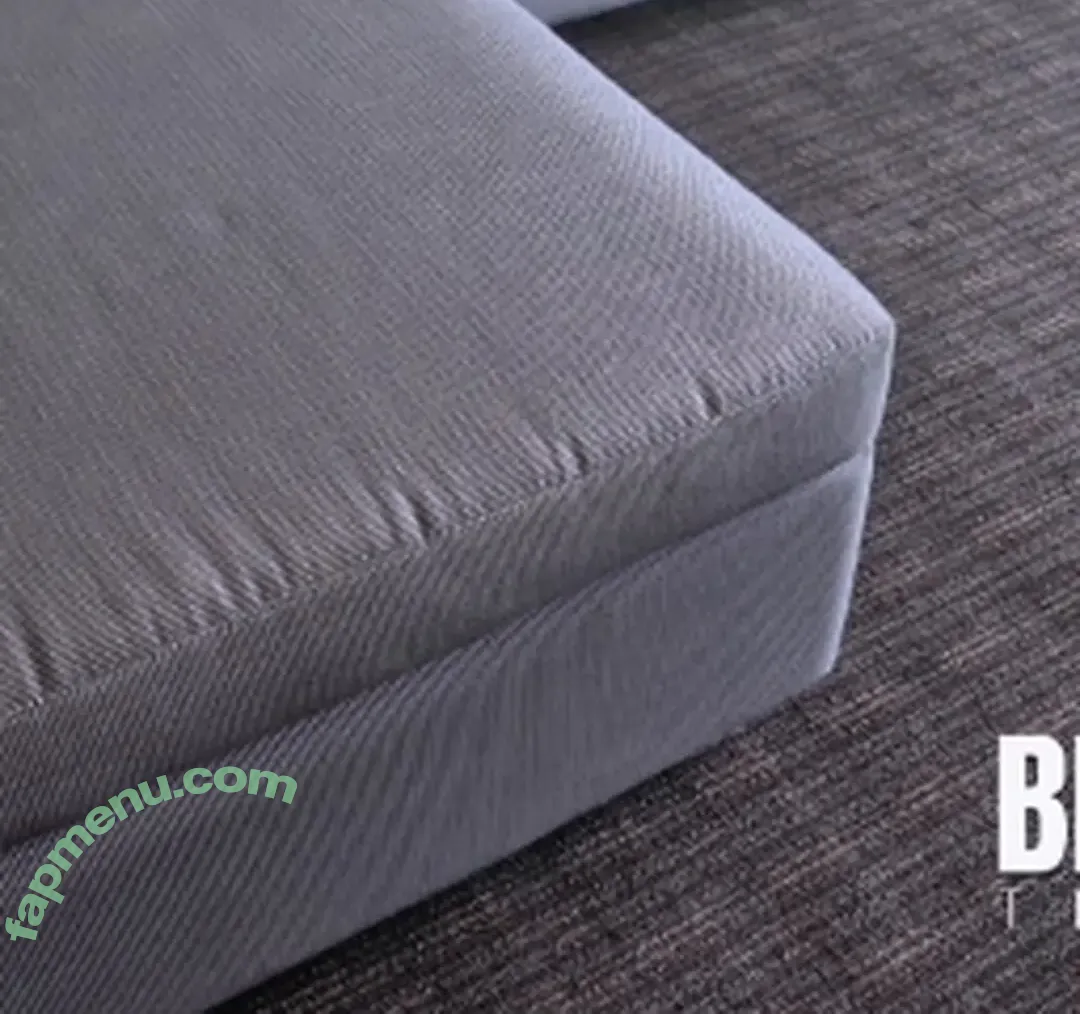 Febby Twigs nude photo #0060 (febavenue / febbytwigs / febbytwigsmerch)