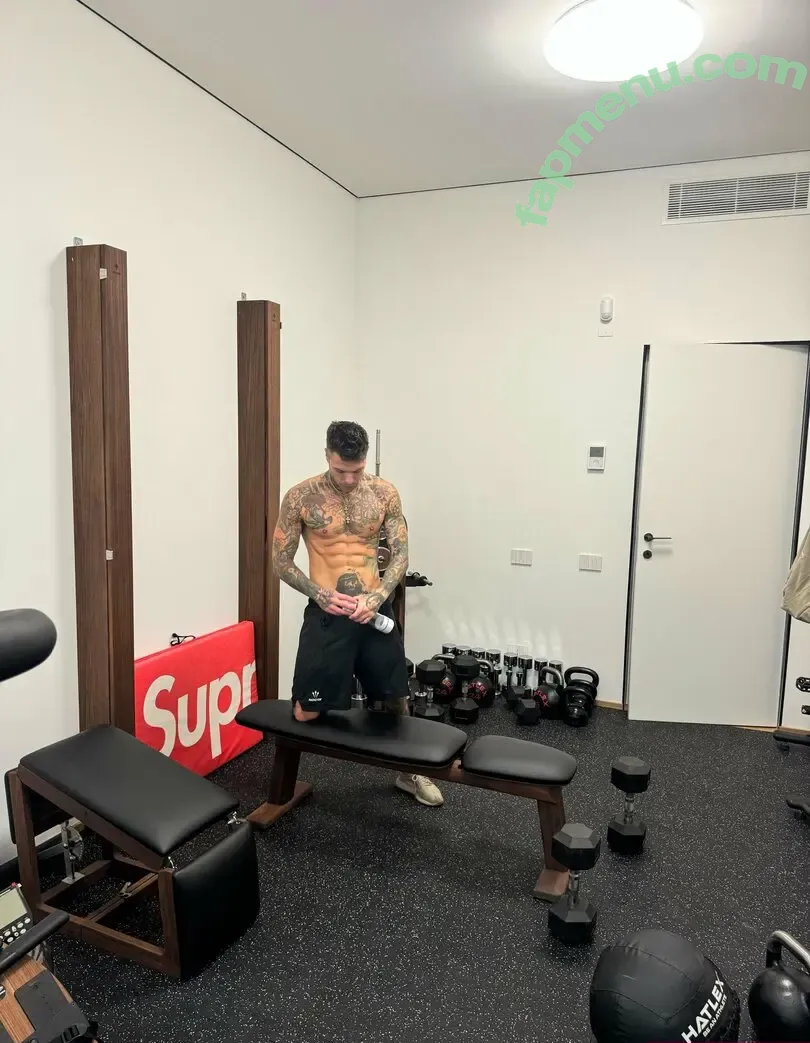 fedez nude photo #0005 (fedez)
