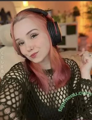 Feedeline / itsonly_feli nude photo #0089