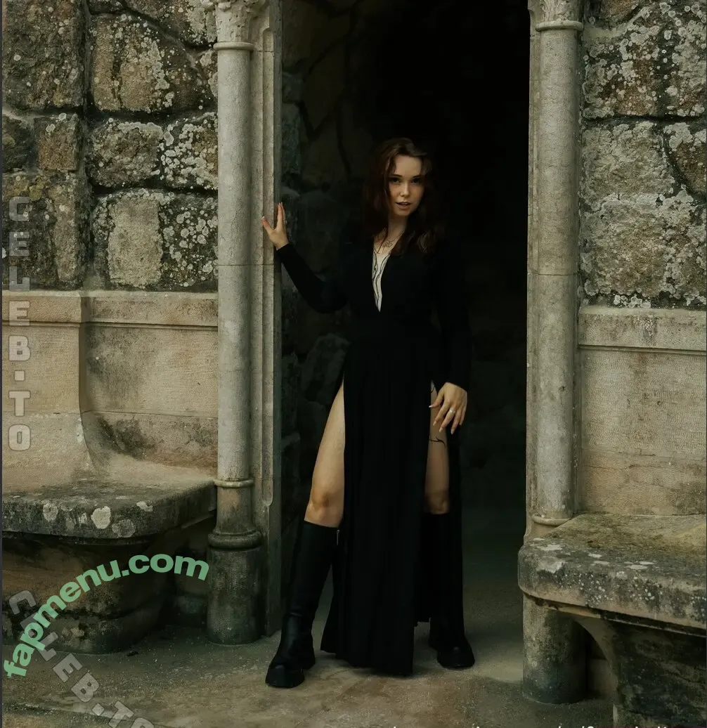 Feedeline nude photo #0075 (itsonly_feli)