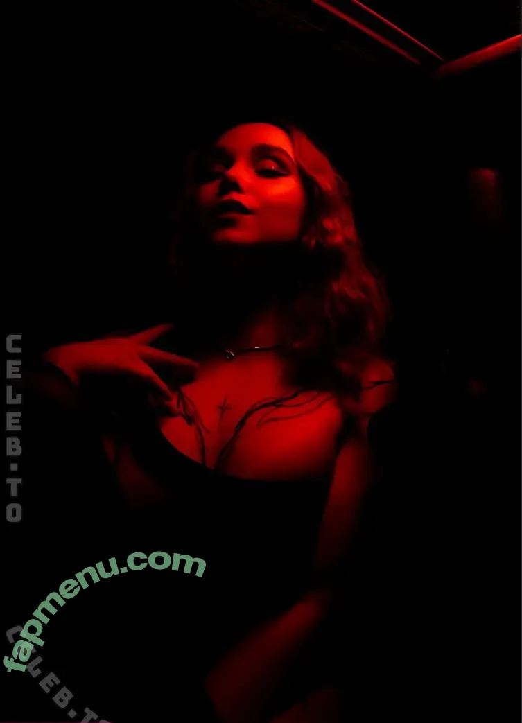 Feedeline nude photo #0096 (itsonly_feli)