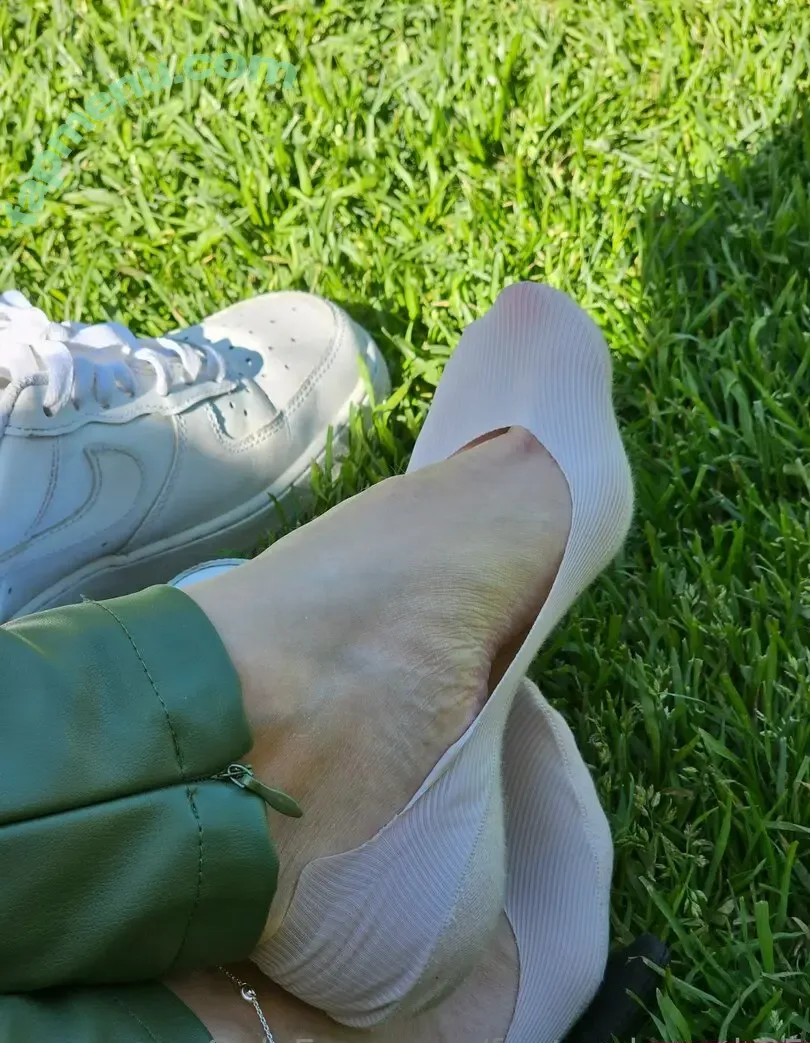 feetandpeach85 nude photo #0025 (feetandpeach85)