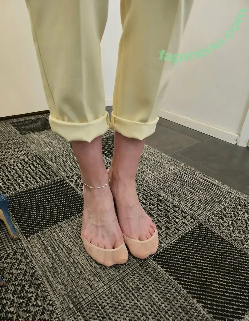 feetandpeach85 nude photo #0032 (feetandpeach85)