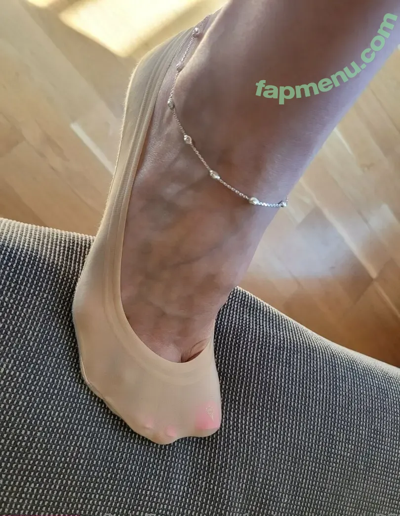 feetandpeach85 nude photo #0040 (feetandpeach85)