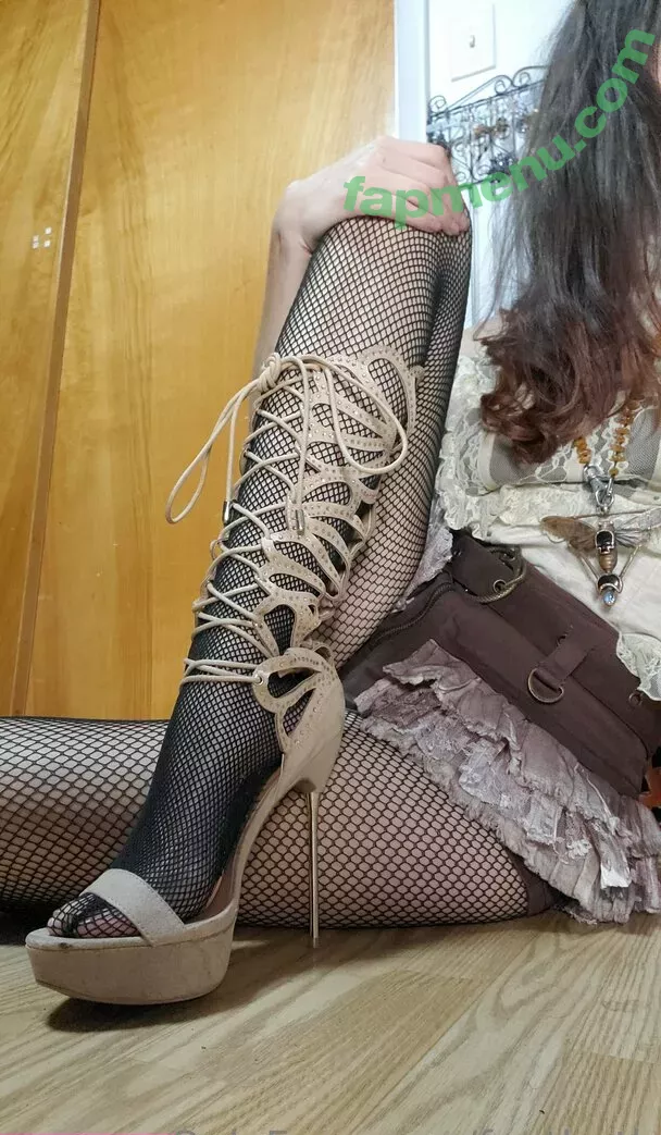 feetbeth nude photo #0011 (footsbeth)