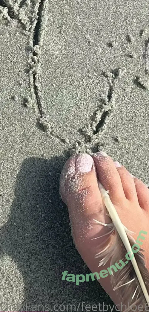 feetbychloe69 nude photo #0003 (feetbychloe69)