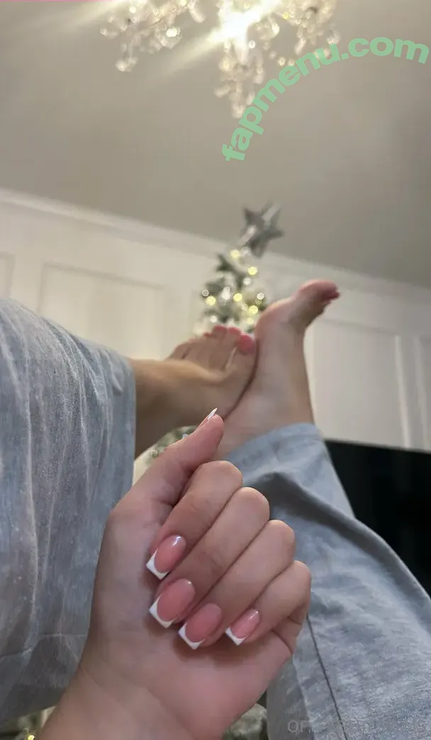feetbyselms nude photo #0031 (officialfbyselms)